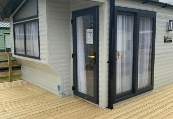 The Castleton has Balcony rooms