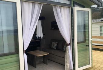 The Bordeaux has Balcony rooms