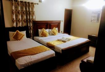 Luxury Living Rooms Near Agha Khan, Millennium, Nueplex has Balcony rooms