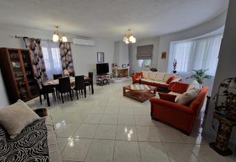 LiriKa s airport house has Balcony rooms