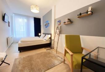 Kangarooms - Schlachte Weserpromenade allows 18 year olds to book a room