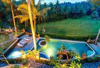 Umasari Rice Terrace Villa allows 18 year olds to book a room