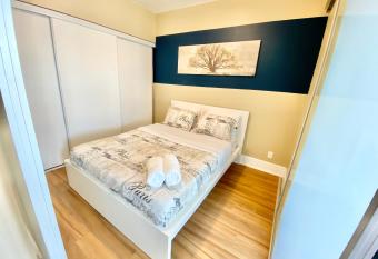 FRONT STREET SUITS has Balcony rooms