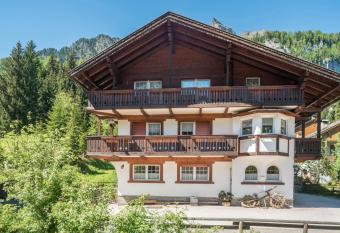 Casa Lorenz 4 has Balcony rooms