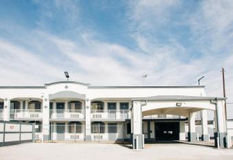 Space City Inn has Smoking rooms