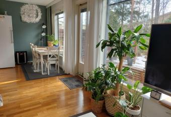 Villa Vadelma allows 18 year olds to book a room