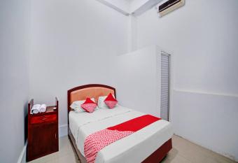 OYO 90387 Sepakat Guest House allows 18 year olds to book a room