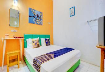 SPOT ON 90349 Edotel Tebe Syariah allows 18 year olds to book a room