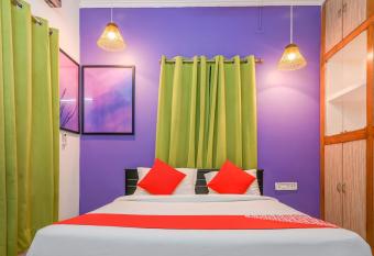 OYO Flagship 79828 Moonlight 7 allows 18 year olds to book a room