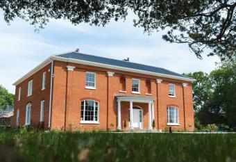Reymerston Hall has Balcony rooms