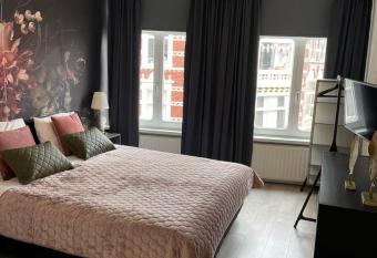 BnB Bruxelles allows 18 year olds to book a room
