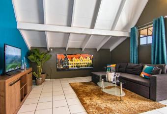 CityLife Apartments in Historic Willemstad - 2 bedroom apartment - K allows 18 year olds to book a room