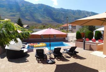 Holiday home Jass near Makarska has Balcony rooms