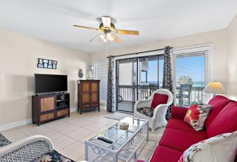 Ramsgate Harbor 62 has Balcony rooms