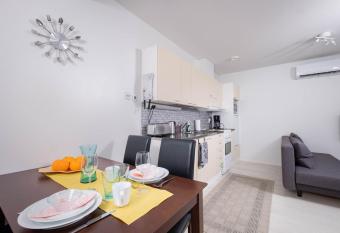 Vaajalahden yksi   has Balcony rooms