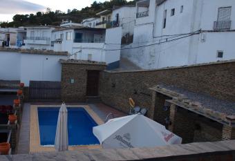 Apartamentos El Mirador has Balcony rooms