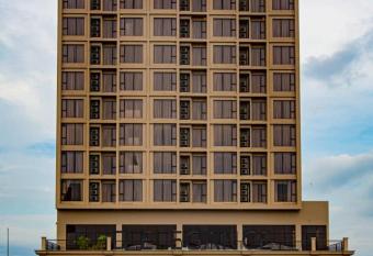 D ELEGANCE GRAND BANDAR SERI ALAM allows 18 year olds to book a room