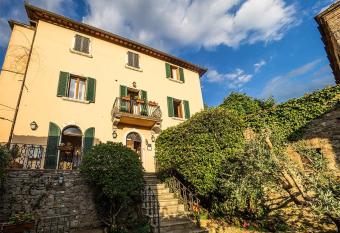 Paradiso in Chianti has Balcony rooms