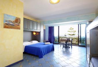 Studio a stones throw from the sea has Balcony rooms