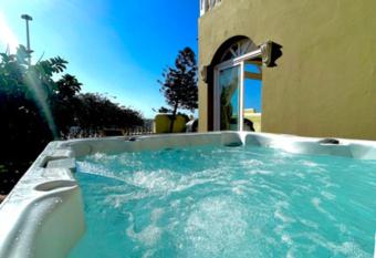 amazing view el Medano villa in with jacuzzi has Balcony rooms