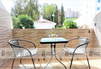 Los patos I Apartamentos - Segunda l  nea de playa - PARKING GRATIS - PISCINA - EXCELENTE CONEXION WIFI allows 18 year olds to book a room