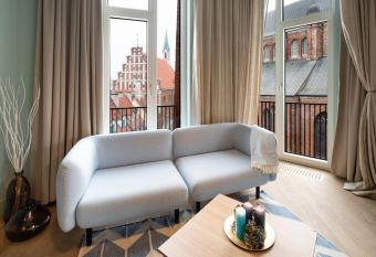 Redstone Apartments has rooms with a private hot tub