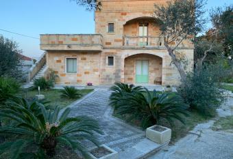 Eden MONOLOCALE Torre dell Orso has Balcony rooms