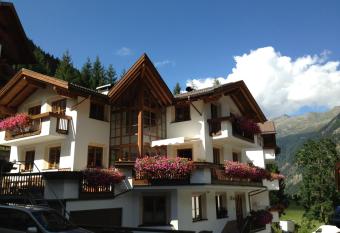 Apart Christa has Balcony rooms