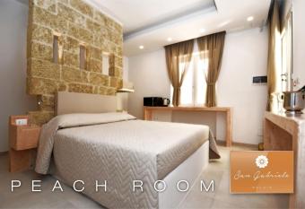 San Gabriele Relais has Balcony rooms