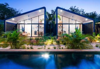 Favela Chic Tamarindo - Adults Only allows 18 year olds to book a room