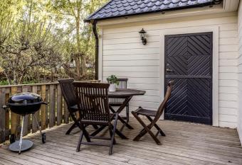 Bj  rkeslund has Balcony rooms