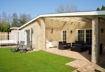 Spaanse Bungalow nabij Amsterdam - Sauna Apart bij te Boeken has Balcony rooms