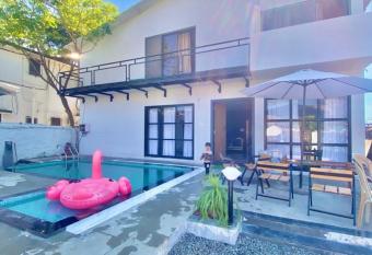 CANVAS VILLA & RESORT - LONAVALA has Smoking rooms