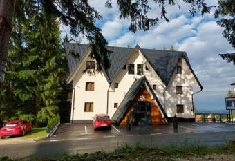 Vila ZLATARSKA PAHULJA has Balcony rooms