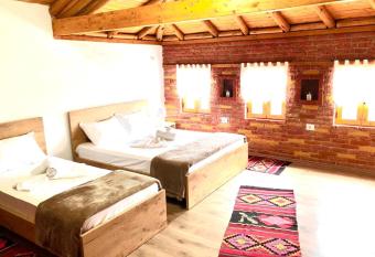 Villa Muzhaqi has Balcony rooms