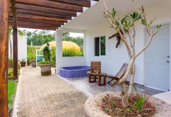 Tsaakik Jungle Hotel & Spa has rooms with a private hot tub