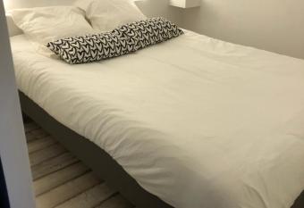 Chez Mel et Manu has Balcony rooms