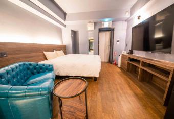 Hotel Brick allows 18 year olds to book a room