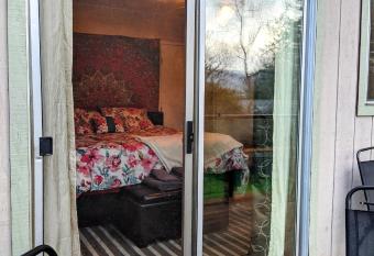 Wona's 2 bedrooms full kitchen has Balcony rooms