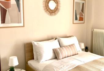 Navarino Apartment has Balcony rooms