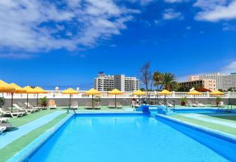 OLYMPIA, OCEAN VIEW 111 allows 18 year olds to book a room