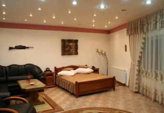 Pensiunea Club Castel Resita has Balcony rooms