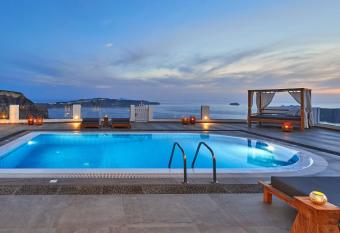 Celestia Grand has rooms with a private hot tub