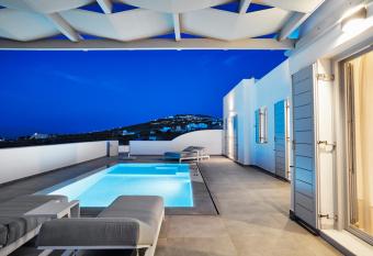 De Sol Hotel & Spa has rooms with a private hot tub