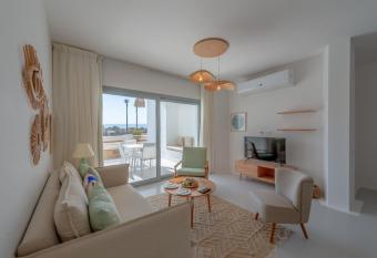 VESTA - El Gouna Residence allows 18 year olds to book a room