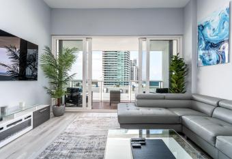 AMAZING 2BR 2BA NEWLY RENO BEACHFRONT APT W/BEACH VIEW has Balcony rooms