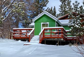 Shamrock Cottage has Balcony rooms