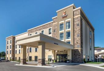 Comfort Suites Grandview - Kansas City allows 18 year olds to book a room