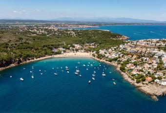 wecamp Cala Montg   allows 18 year olds to book a room