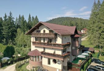 Montebello has Balcony rooms